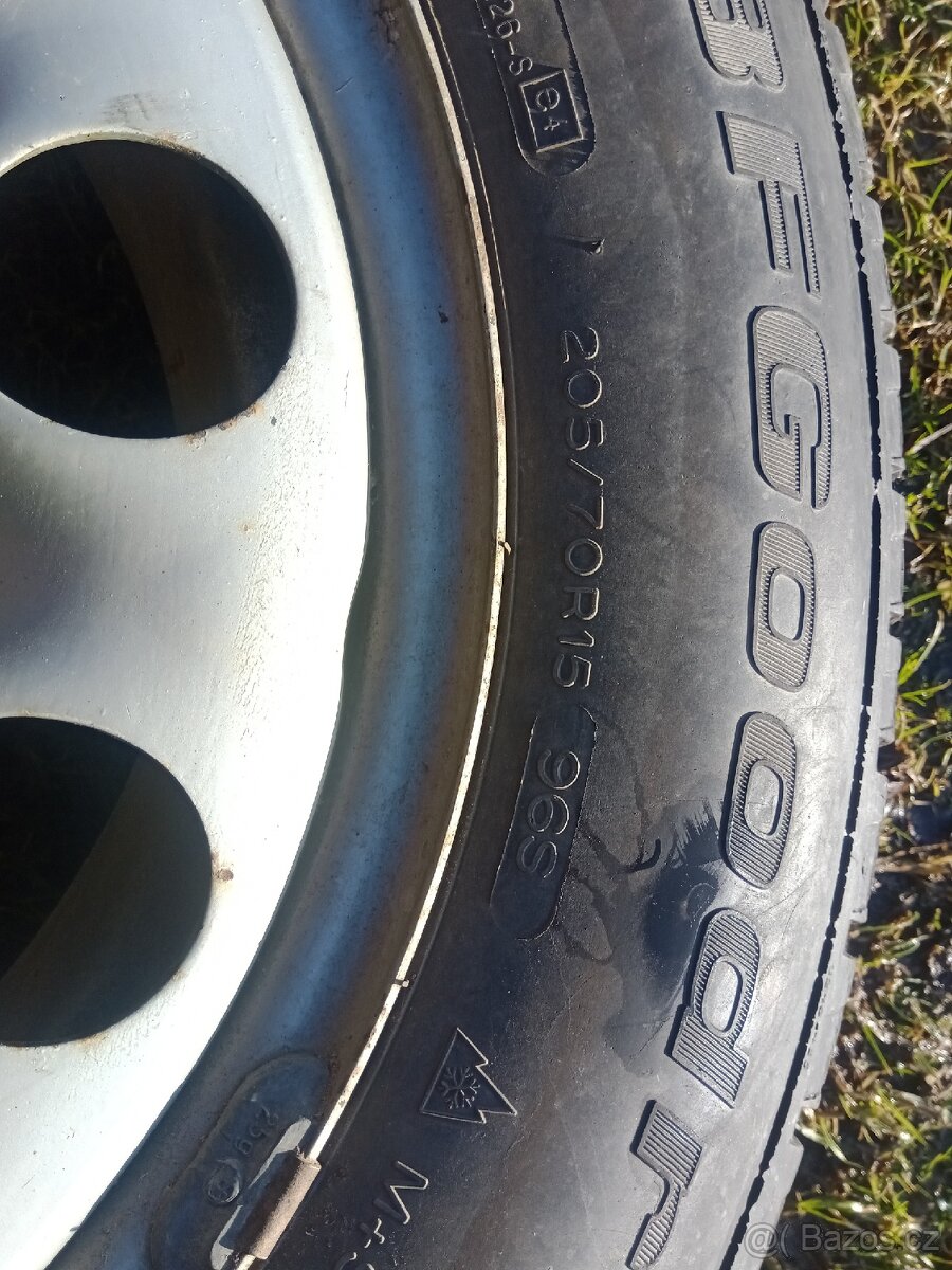 205/70/15 -suzuki Vitara - 4