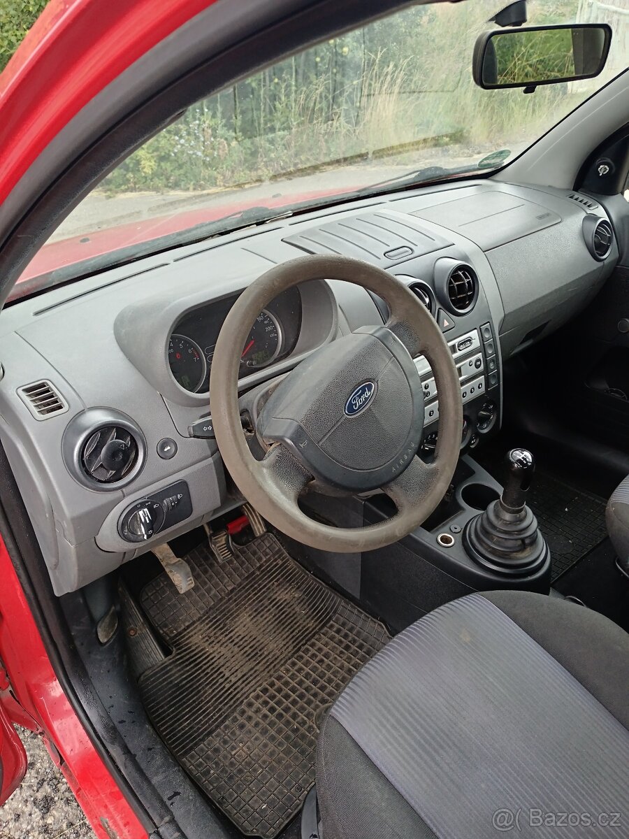Ford Fusion 1.4 - 4