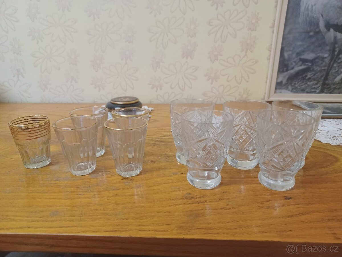 Staré sklo a porcelan - 4