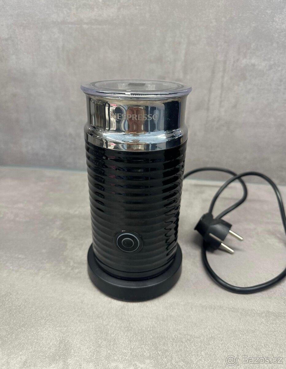 Kávovar Nespresso Vertuo Next + šlehač na mléko - 4