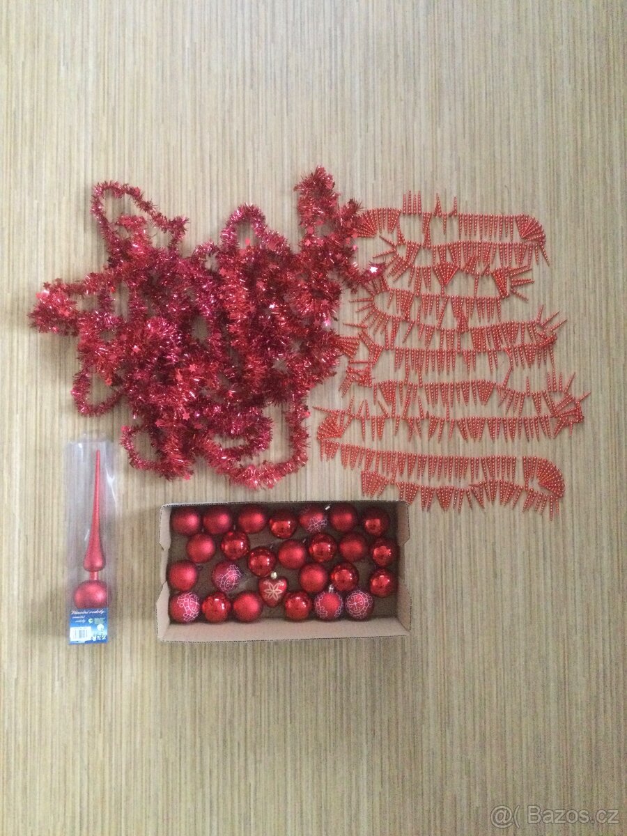 Stromek 180 cm včetně řetězu, baněk a stojánku - 4