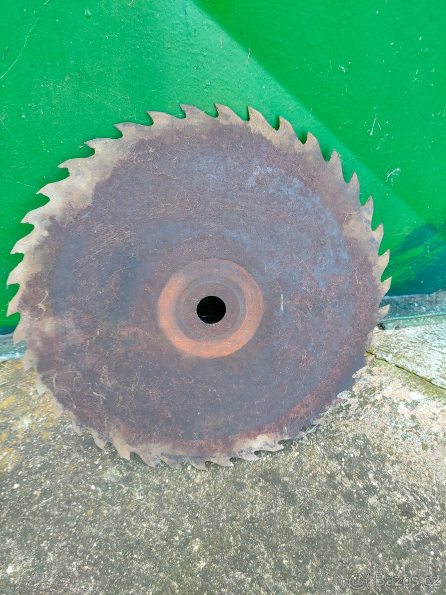 Prodám hřídel cirkulárky a pilové kotouče - 4