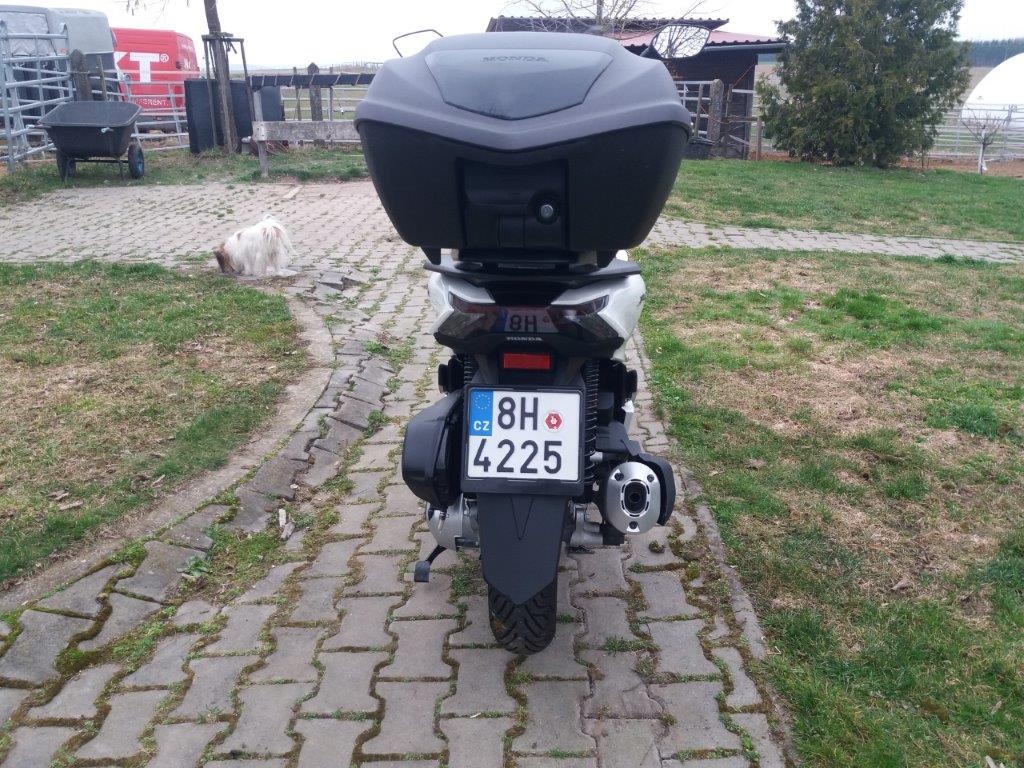 Honda PCX 125 super stav - 4