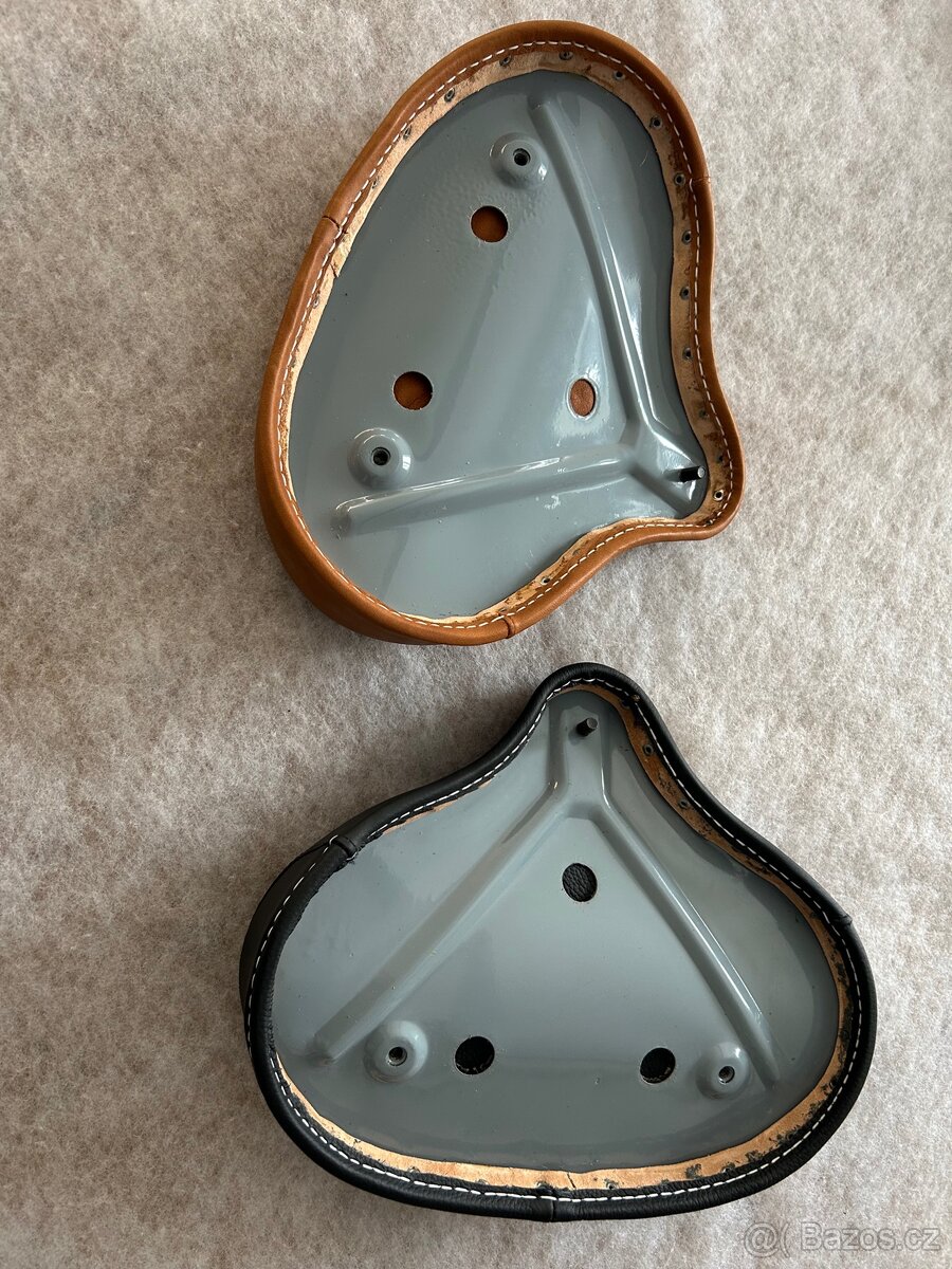 Sedlo Jawa Pérák, ČZ 150C - 4