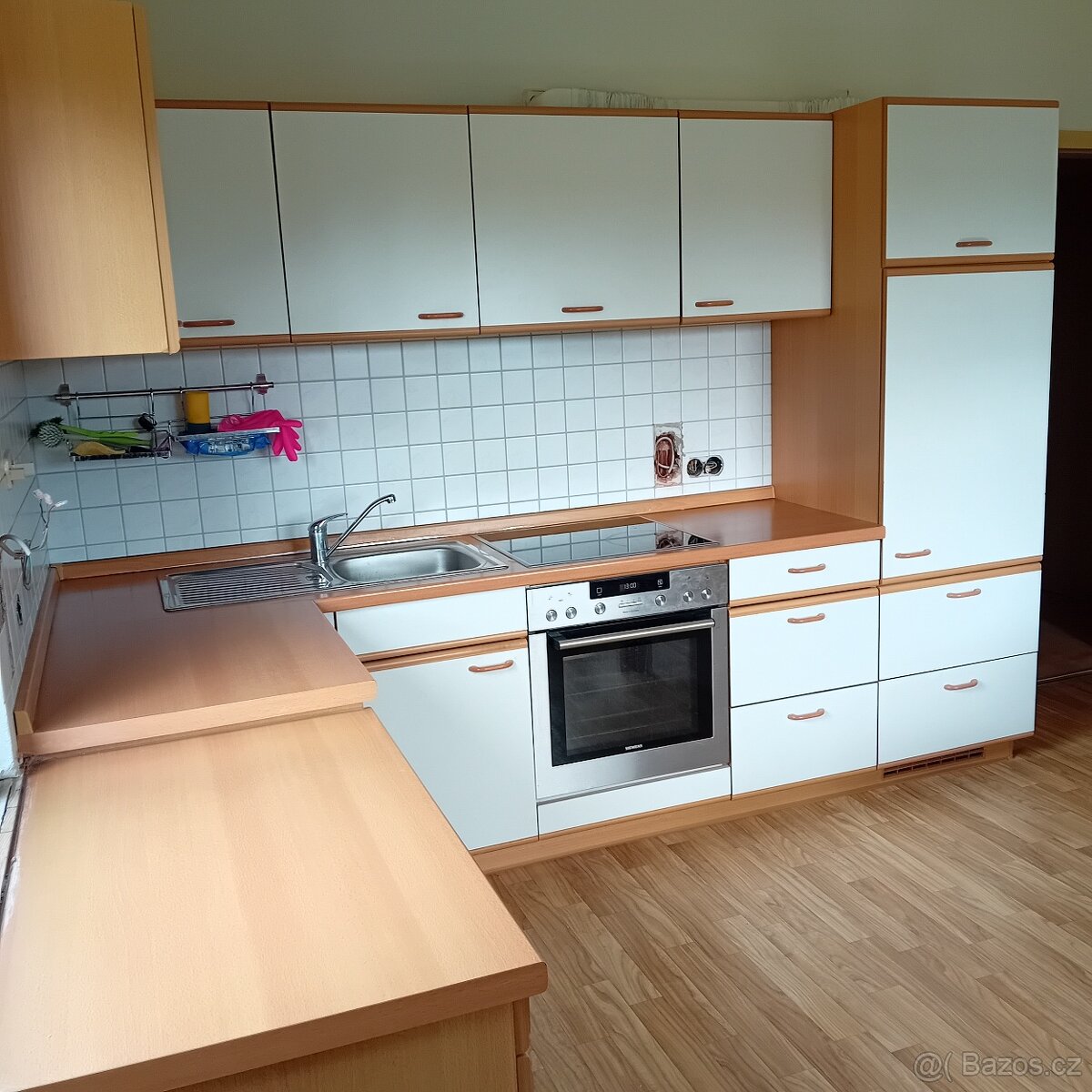 Kuchyne se všemi spotřebiči - 4