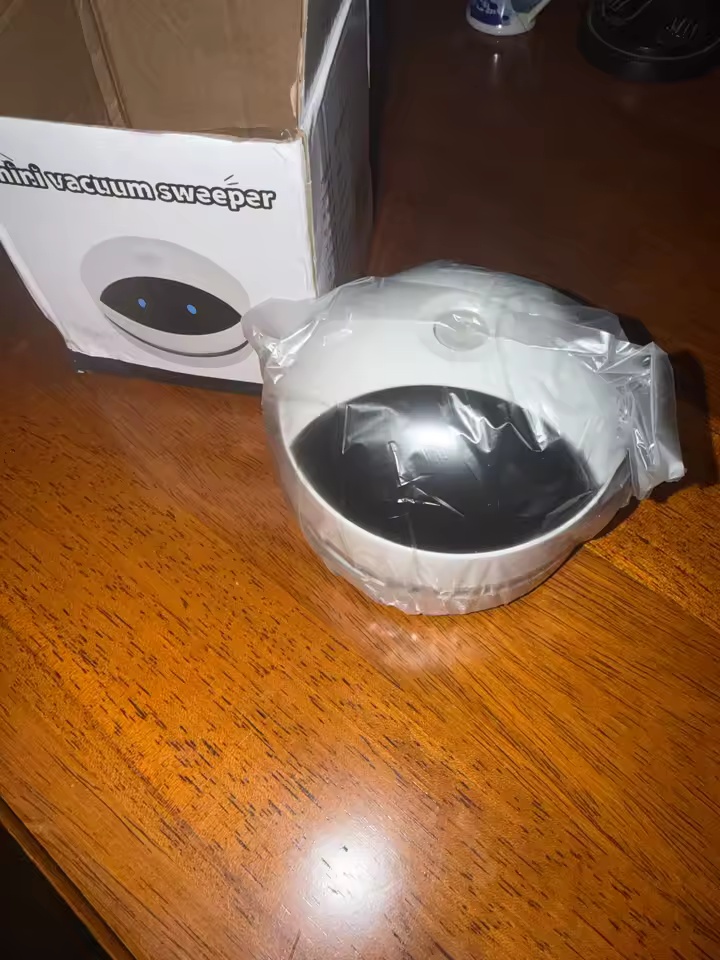 Malý ruční vysavač - nabíjecí - 4