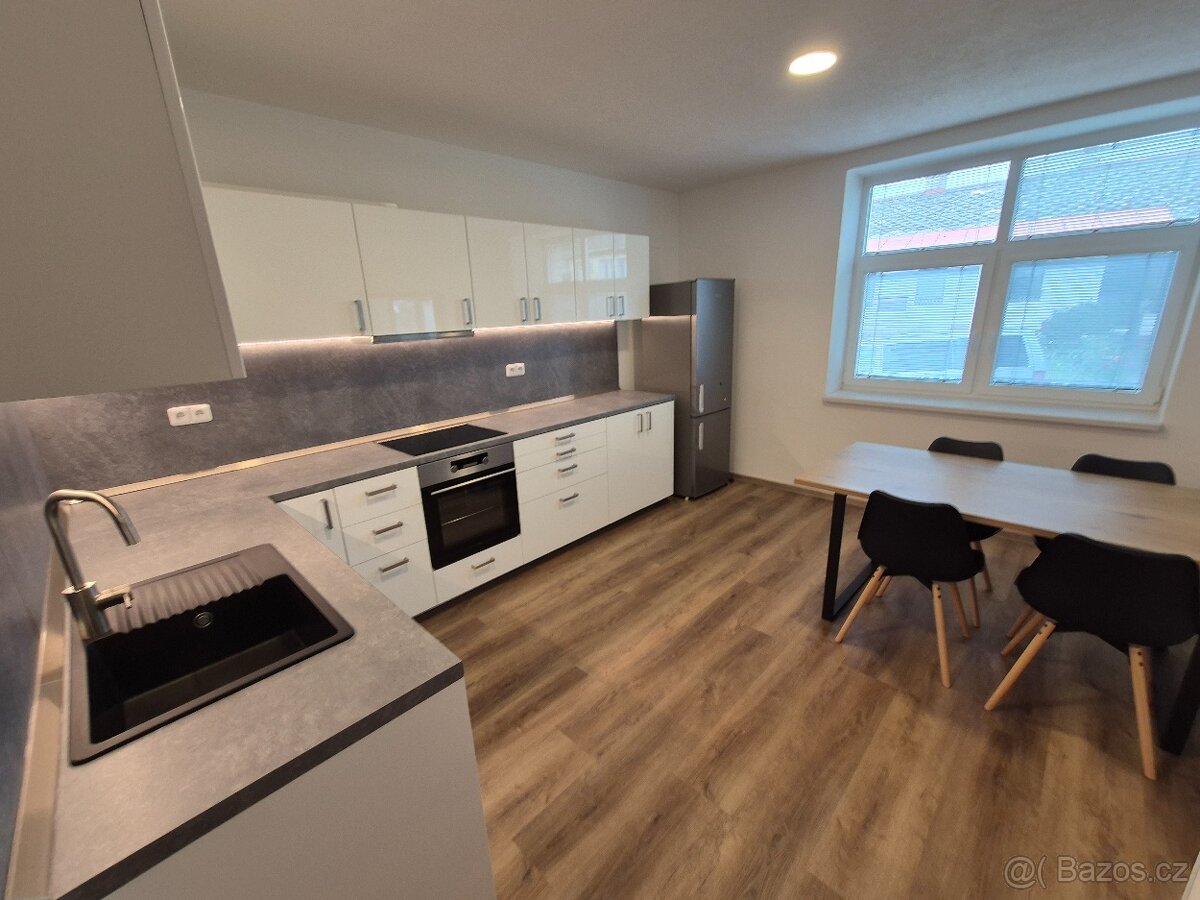 PRONÁJEM BYTU 2+1 110m2 - NÝRSKO - 4