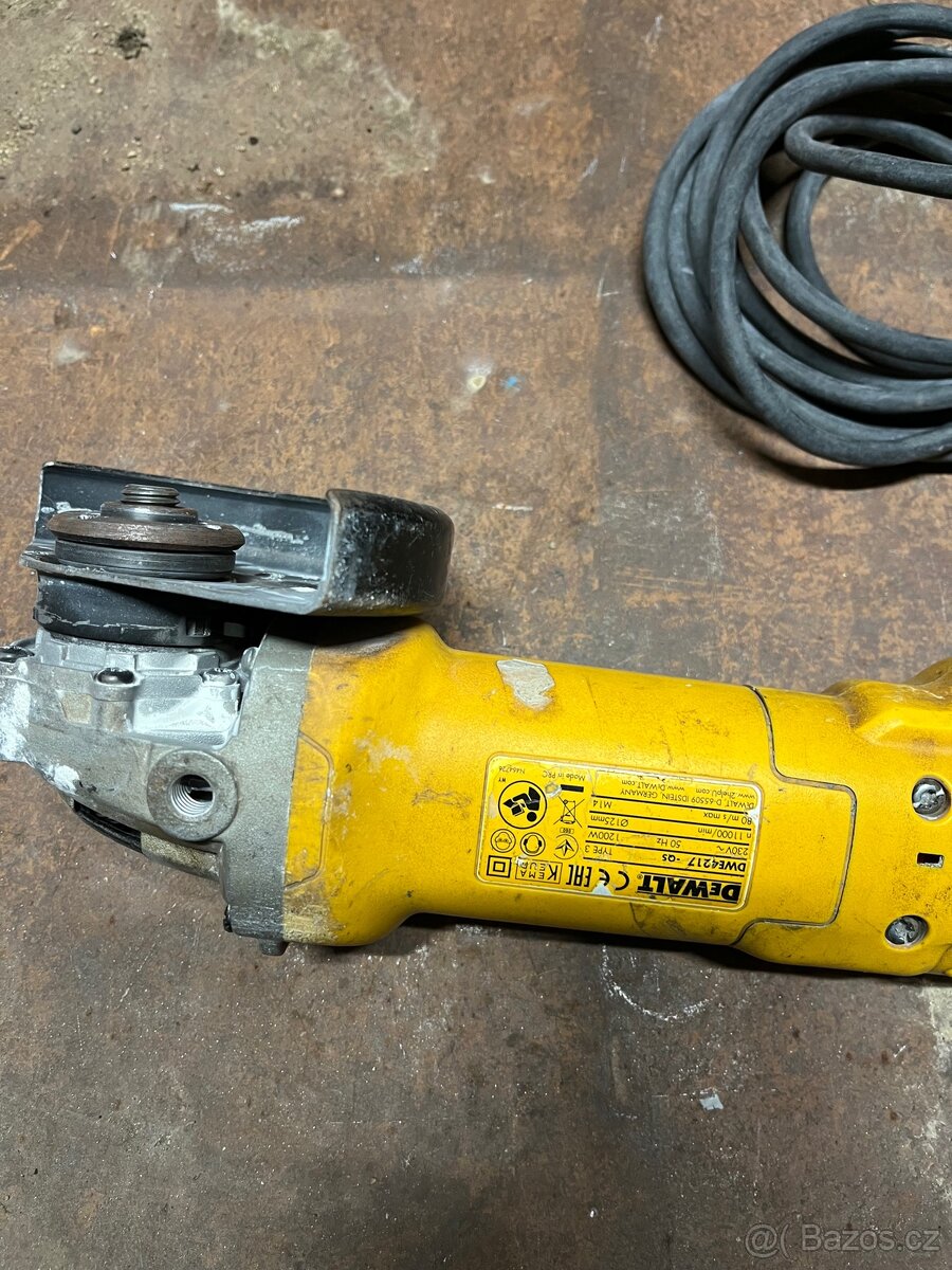 Úhlová bruska Dewalt 125mm - 4
