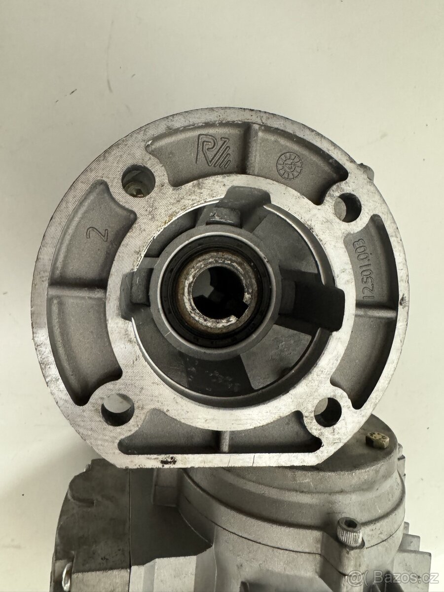 ELEKTROMOTOR S PREVODOVKOU 19 ot/ min - 4