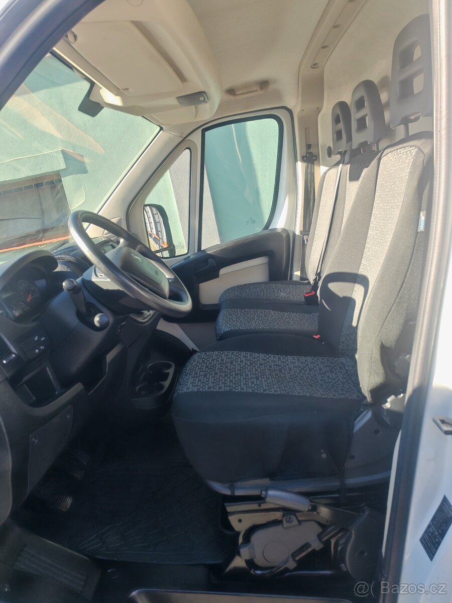 Peugeot Boxer 2.0 HDI 96Kw 2019 Luxusní stav TZ 2,5t 3 mista - 4