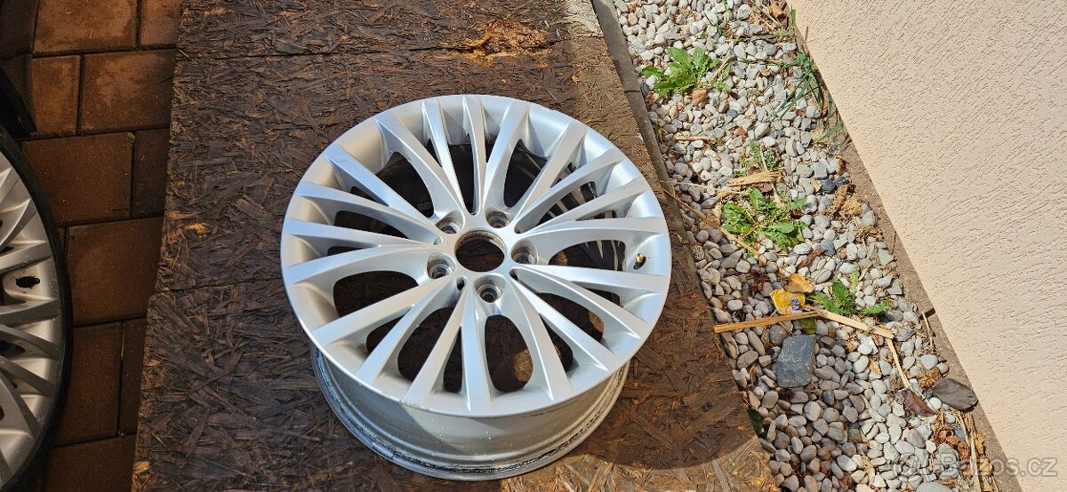 Prodám dvě originální kola BMW 8.5Jx18 5x120 ET40 - 4