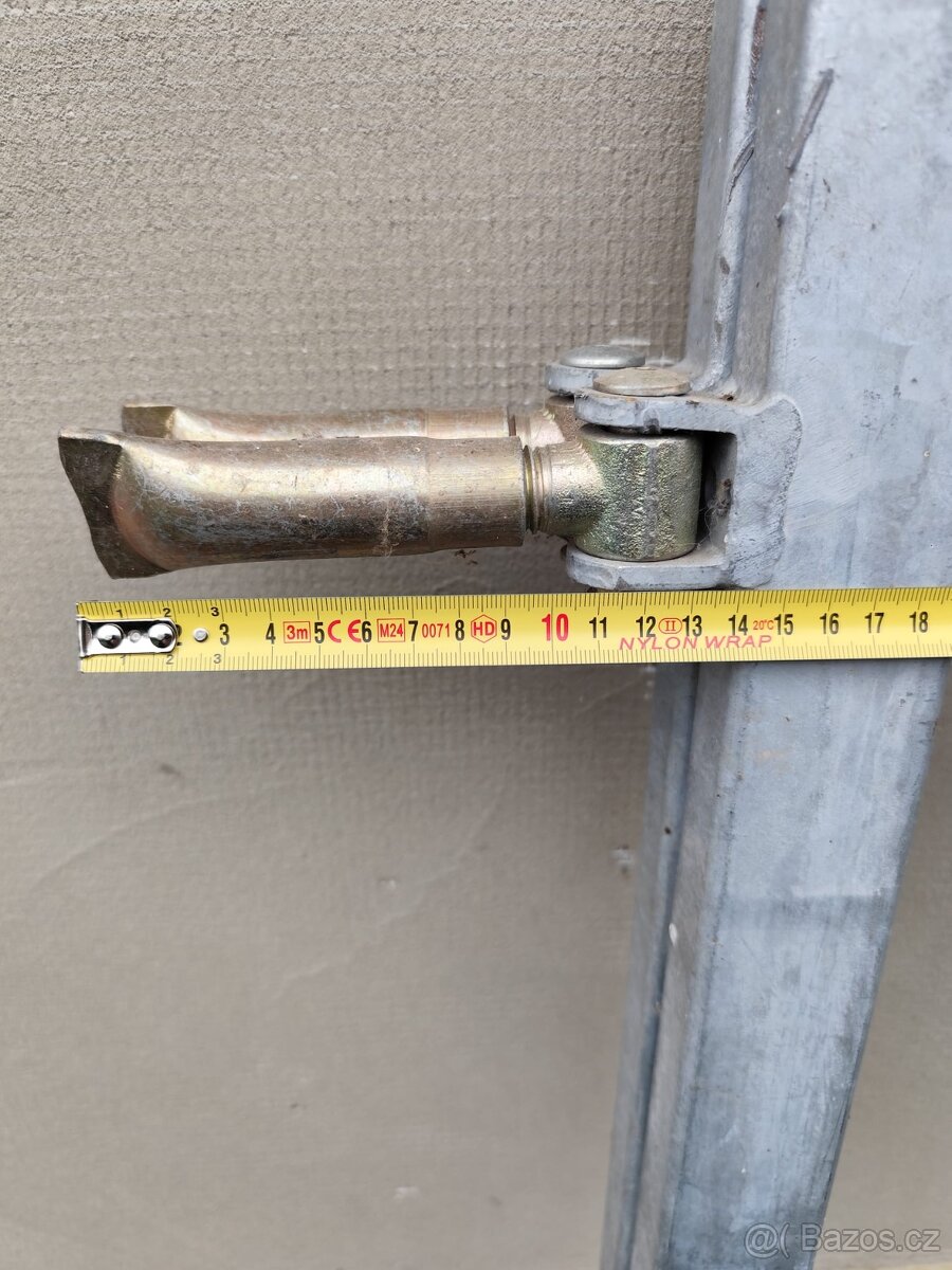 Branka a dvoukřídlá brána - 4