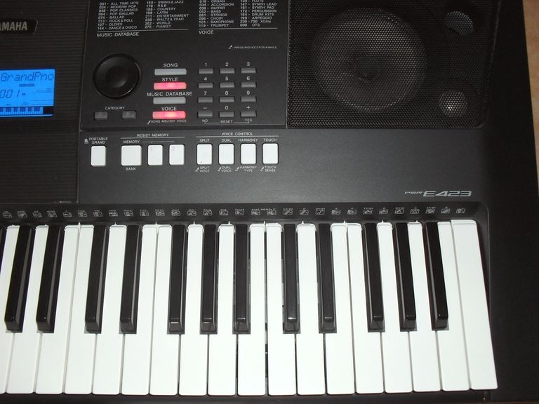 Yamaha PSR E423 - 4