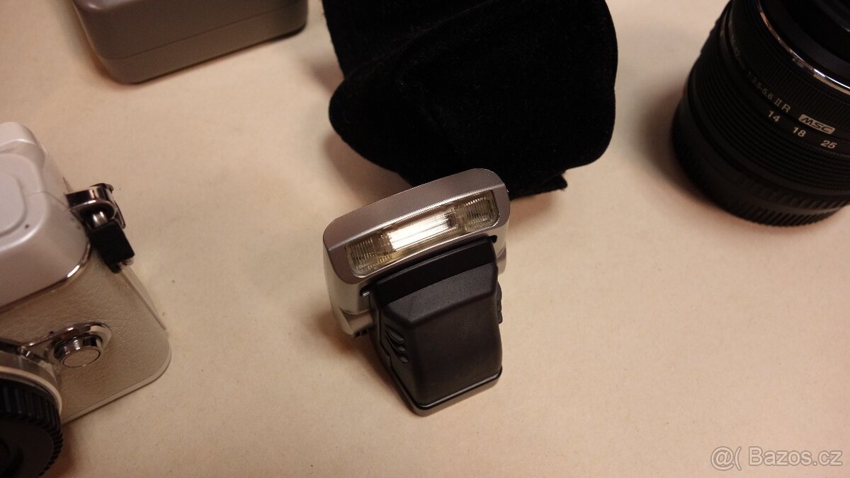 Olympus E-PL7 + 14-42 + 40-150 - 4