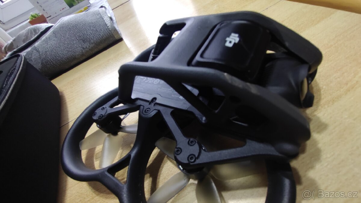 DJI AVATA + příslušenství ( bez brýlí) - 4