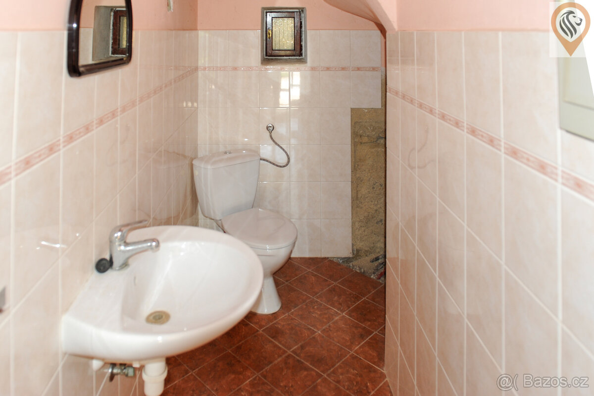 Prodej rodinného domu 253 m², pozemek 288 m², V.B.Třebízkého - 4