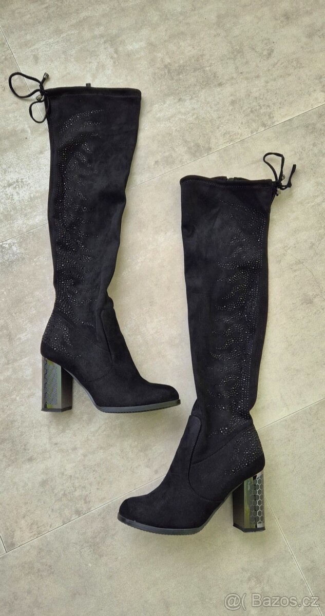 Elegantní semišové kozačky - 4