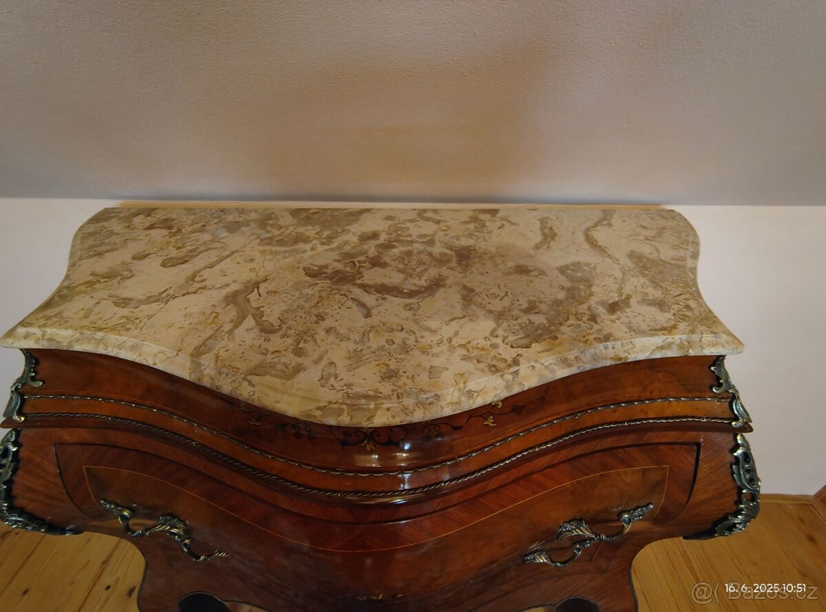 Zámecká komoda s mramorem - 4