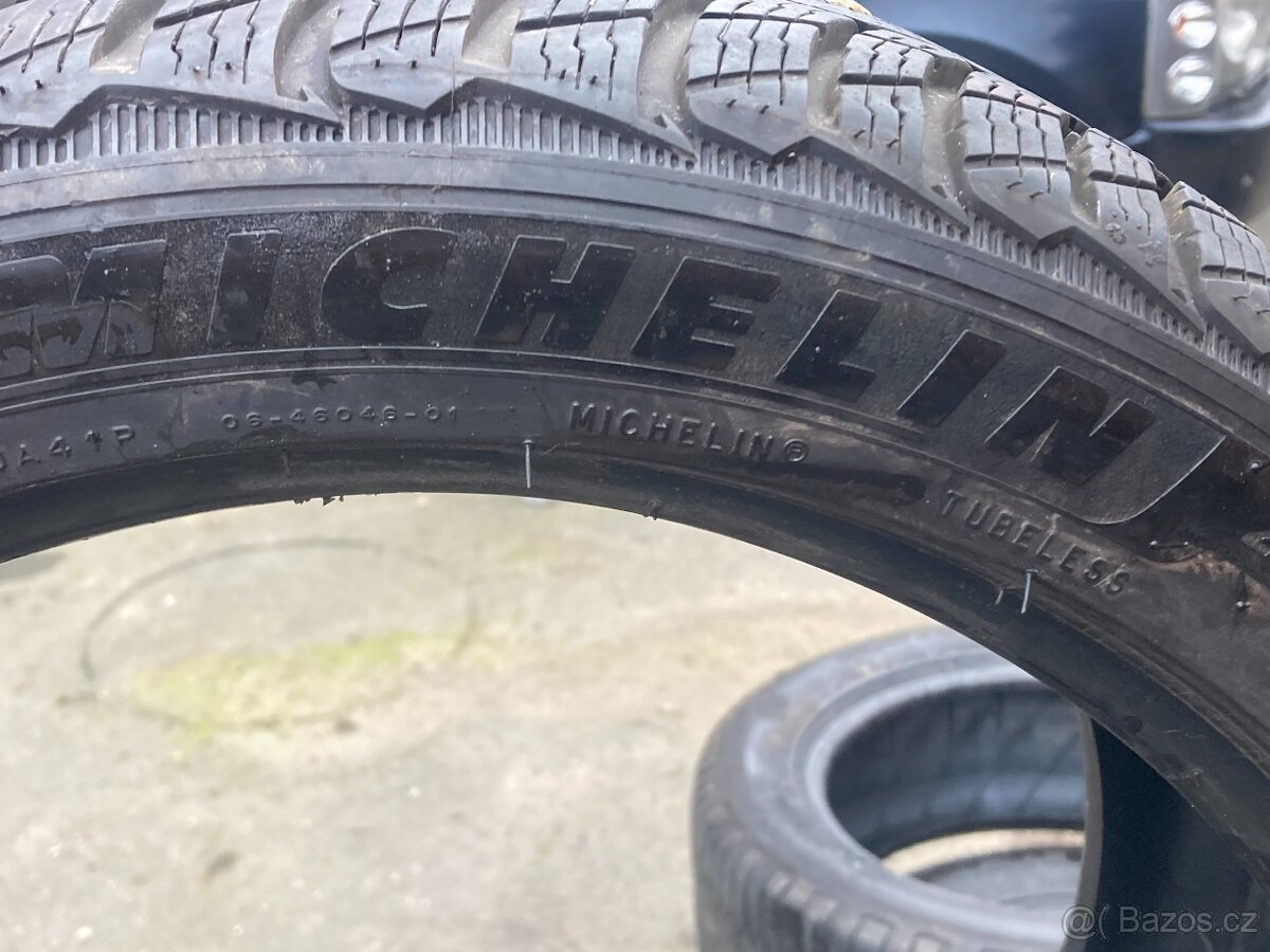 4x Michelin 235/45r18 7mm Zimní - 4