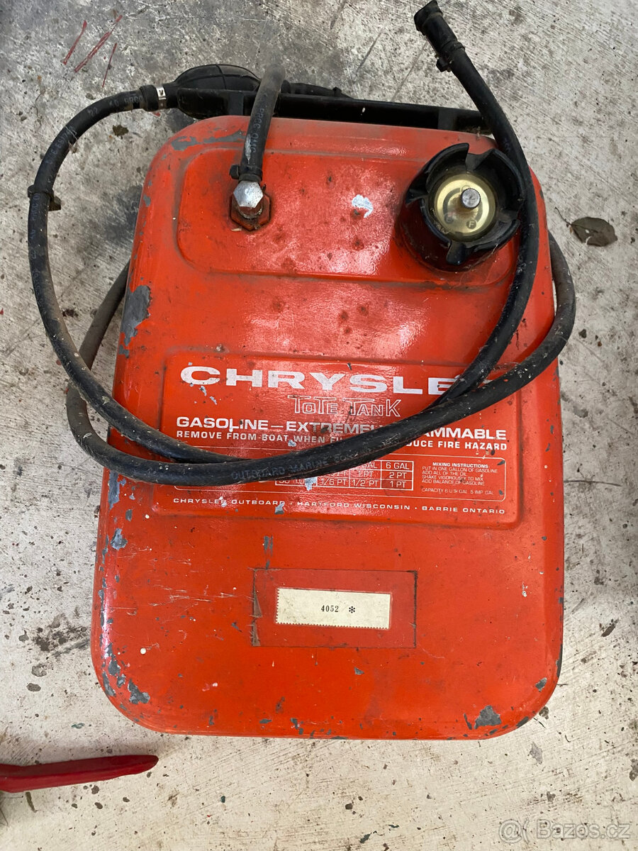 lodní motor Chrysler - 4