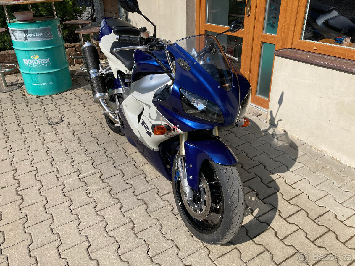 Yamaha YZF-R1 - 4