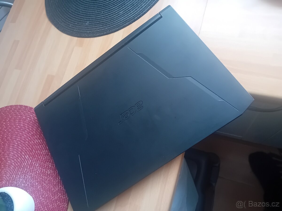 Herní notebook se zarukou - 4