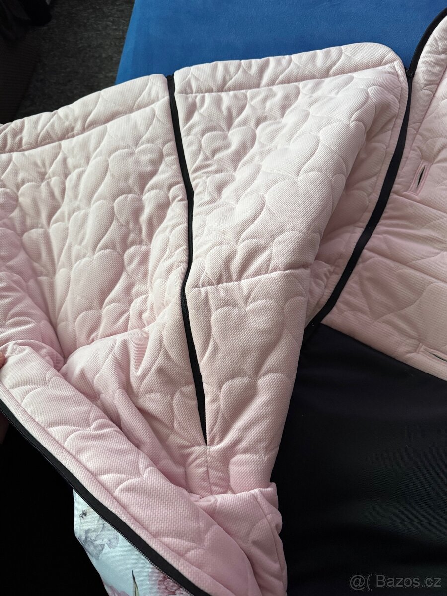 Nepadající deka s podložkou - 4