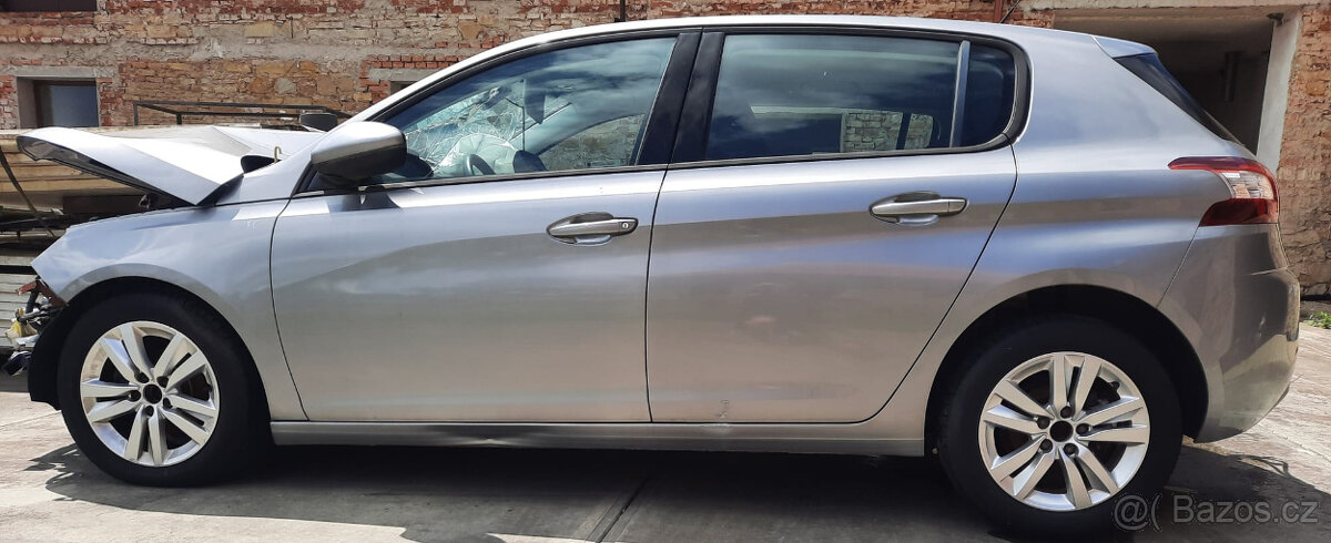 Peugeot 308 hatchback - 4