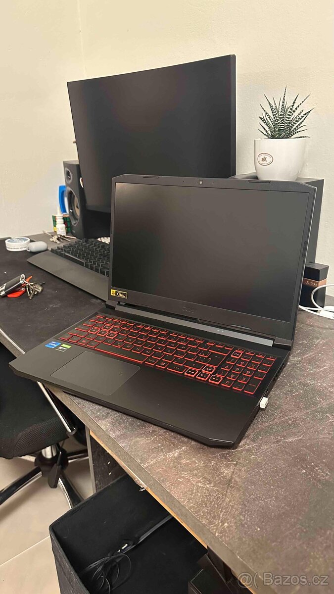 Herní Notebook Acer Nitro 5 i5 8GB - 4