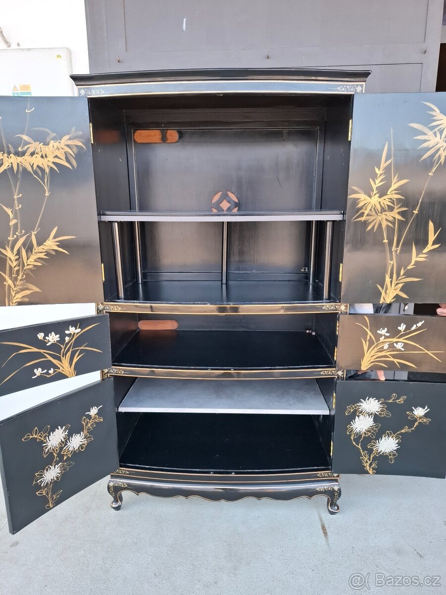 Ručně malovaná čínská masivní komoda - 4