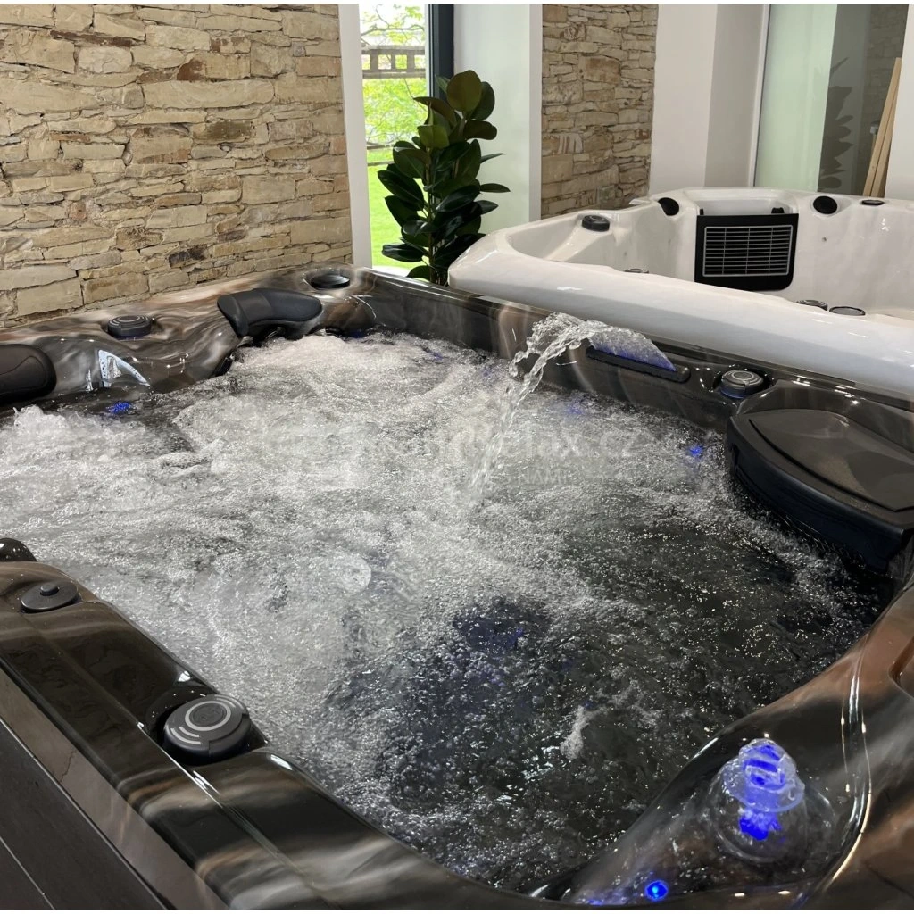 Vířivka Toronto - 4