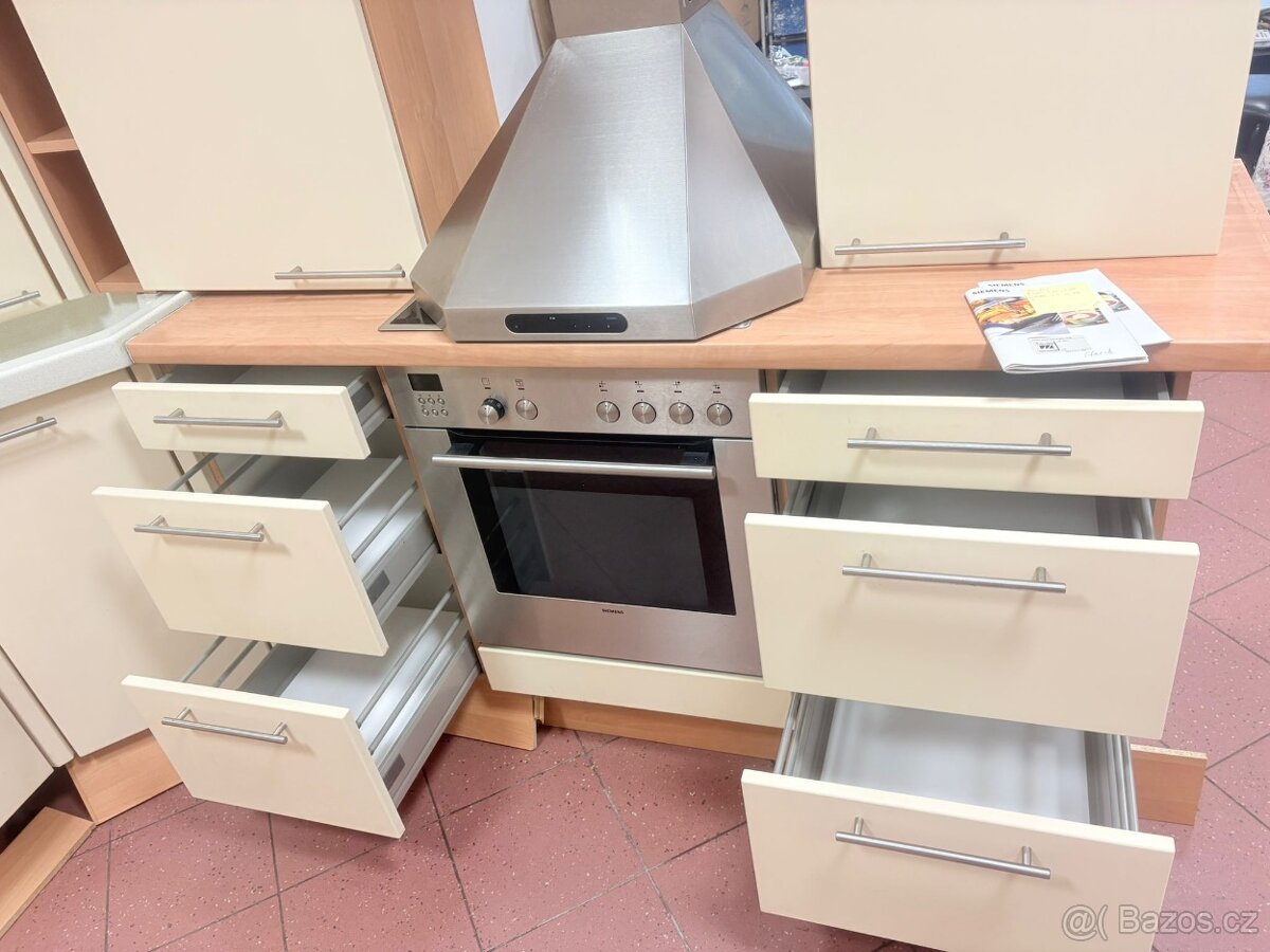 Velká kuchyňská linka včetně spotřebičů - 4