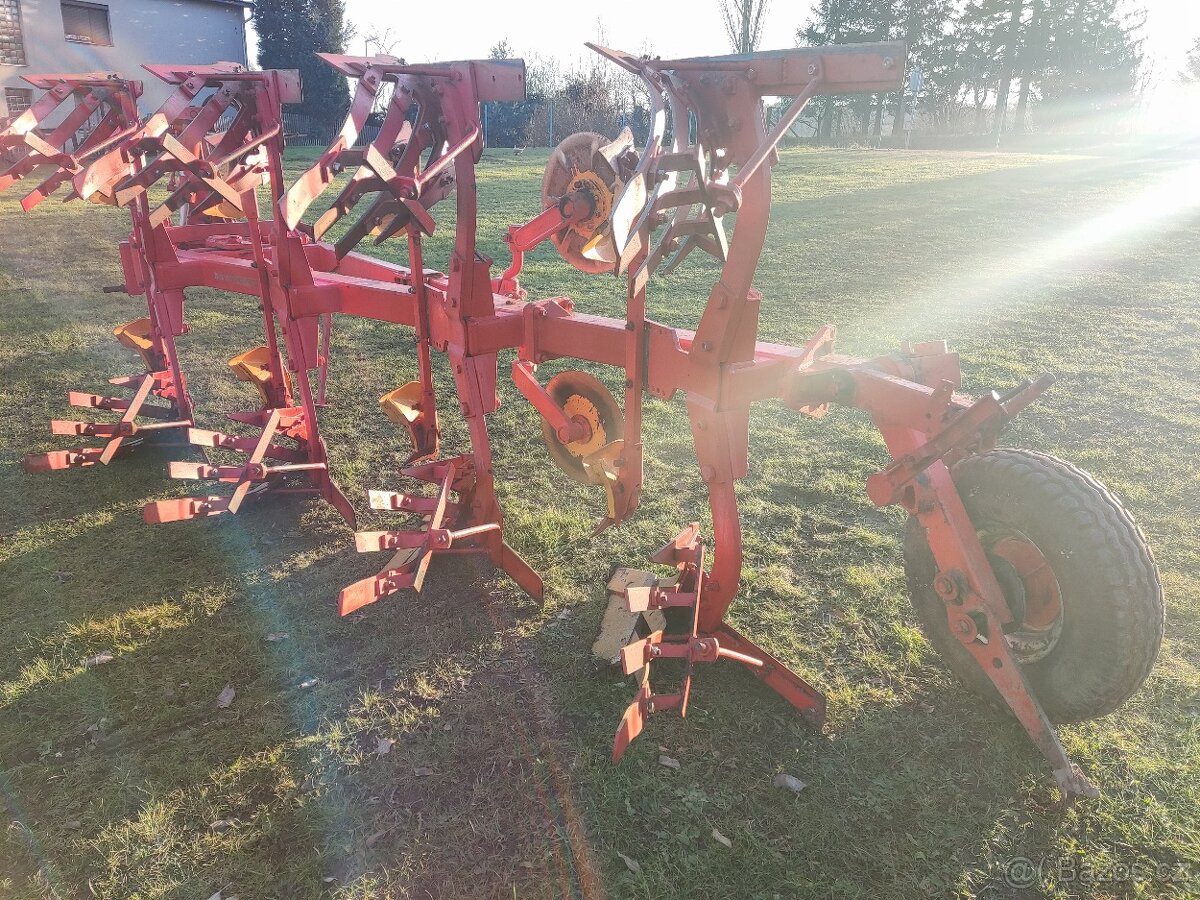 Pluh čtyřradličný Obracák - 4