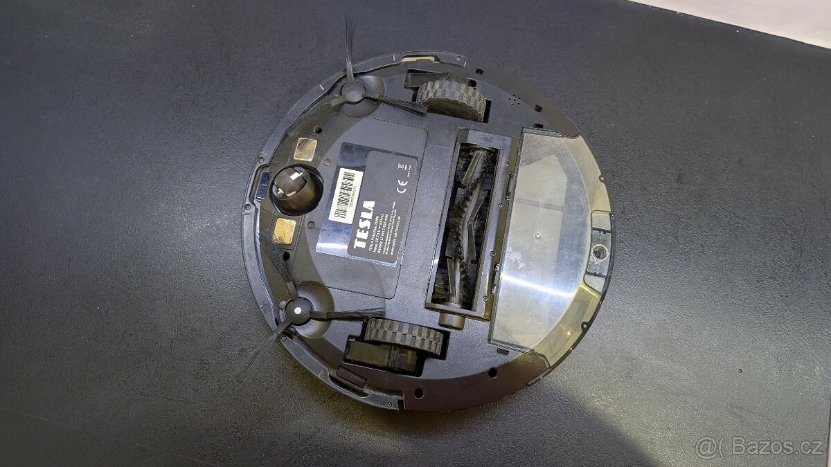 Robotický Vysavač TESLA - 4