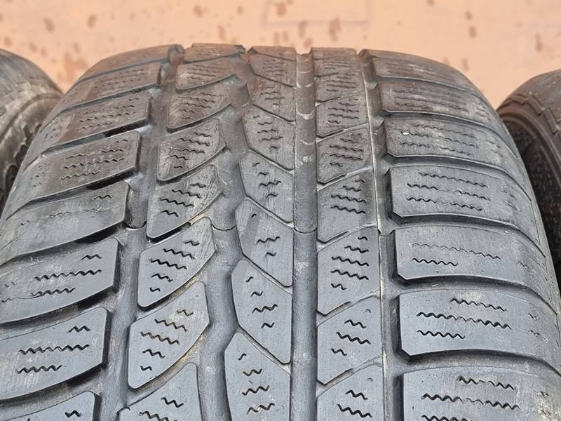 Zimní Continental 225 60 17 - 4