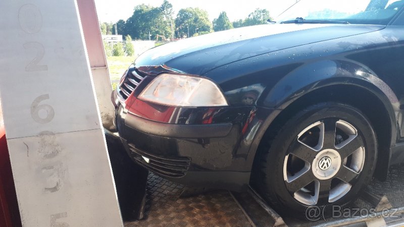 Černý krásný passat na dily - 4