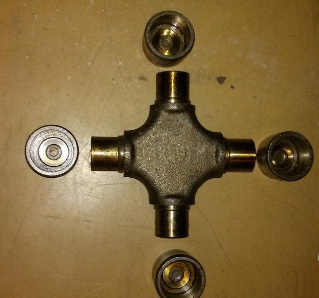 křížový kloub kardanu - 4
