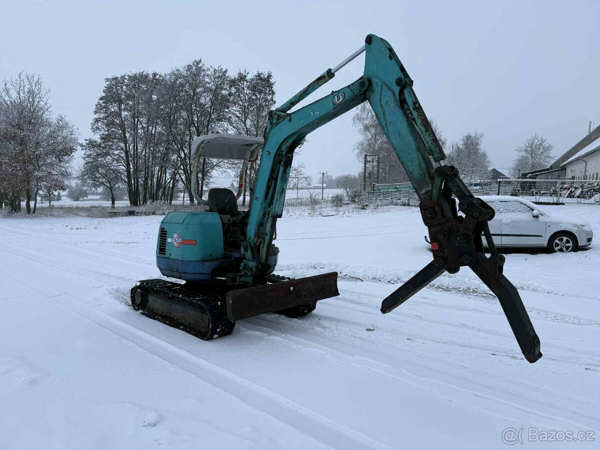 JAPONSKÝ MINIBAGR KUBOTA U30 3000KG - 4