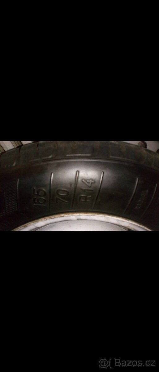 Dvě zimní pneu - 4