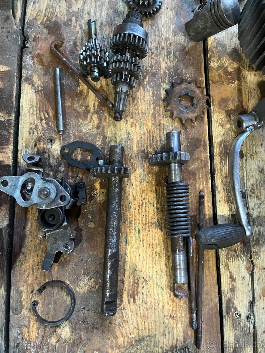 motor Jawa pionýr 05 - 4