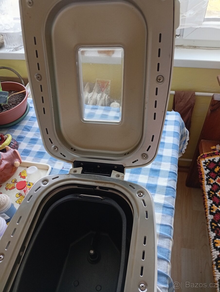 Prodám domácí pekárnu zn. Sencor - 4