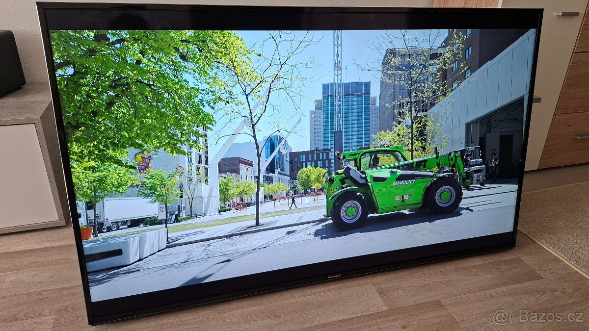 Smart Televize 4K Ultra HD Panasonic 140 cm - 4