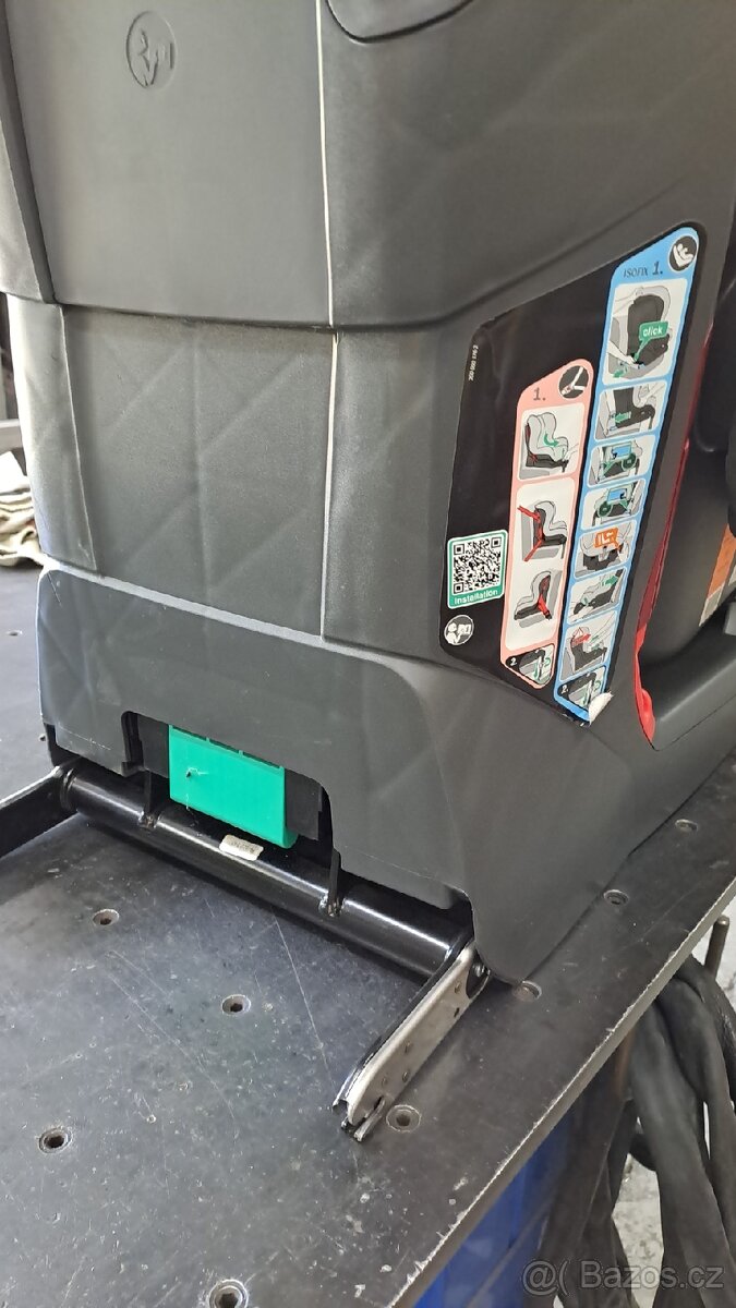 Autosedačka Britax Romer safefix ece R44/04 - 4