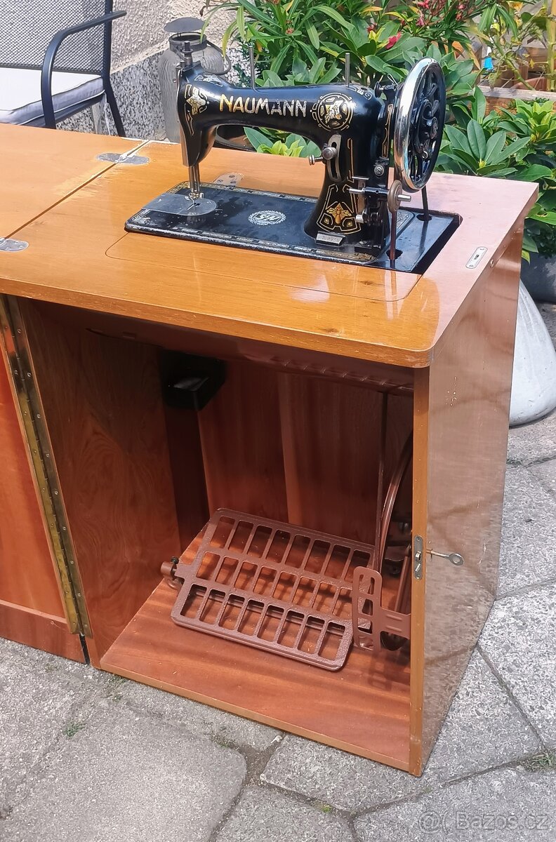 Šlapací šicí stroj - NAUMANN - 4