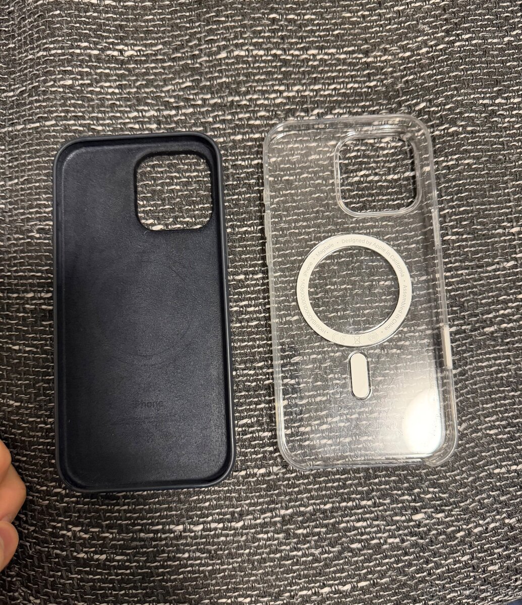 Originální krabička od iPhone 16 Pro Max + originální kryty - 4