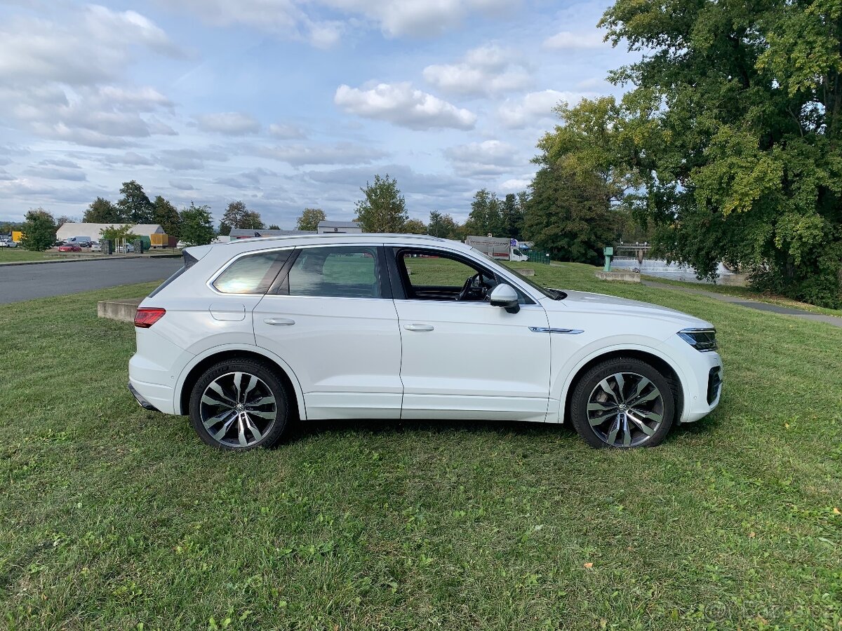 VW TOUAREG 4,0tdi R-line - 4