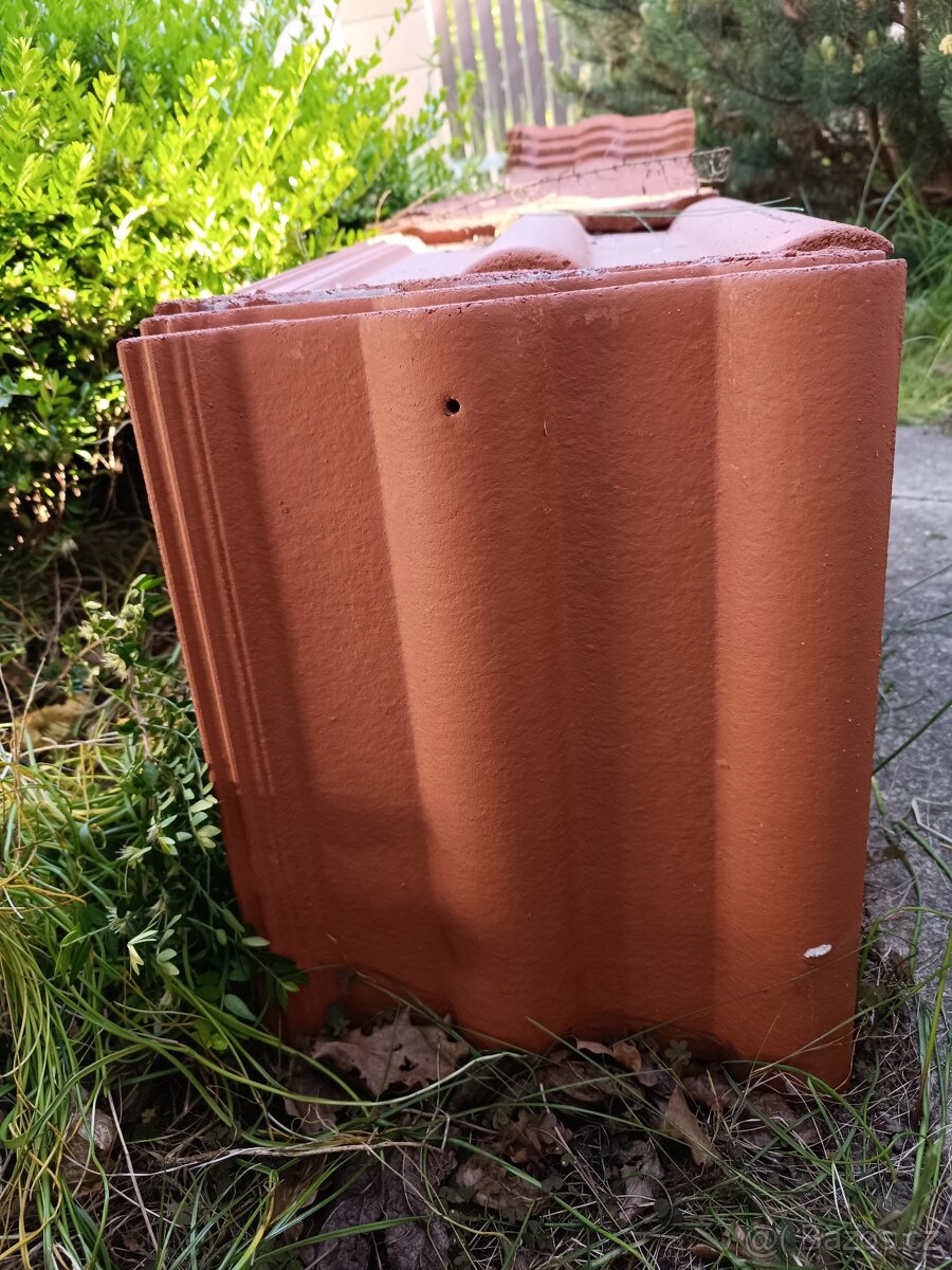 Prodám starší tašky bramac - 4