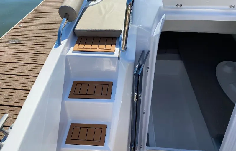 Trident 530 SUNDECK - 4