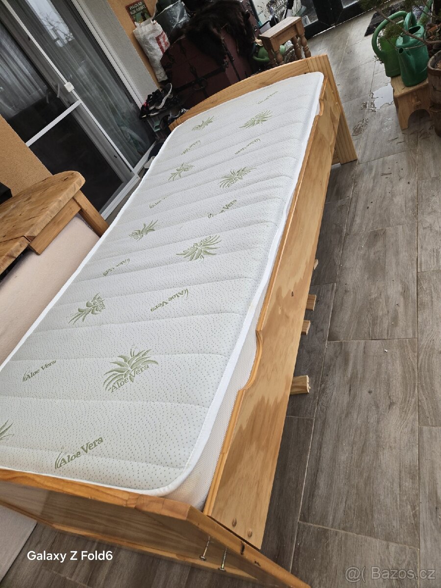 Postel + skoro nová matrace 200× 95 cm. - 4