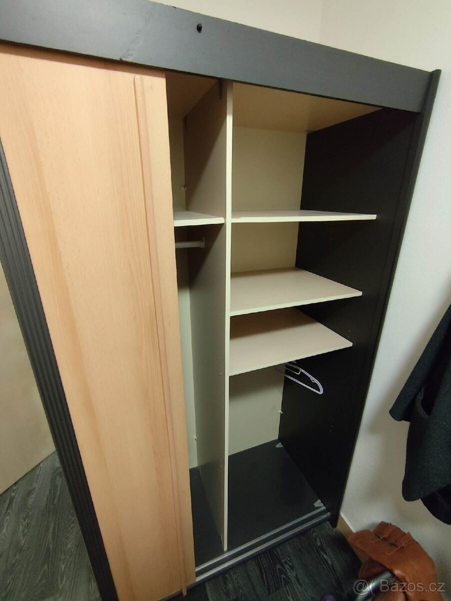 Šatní skříň - 4